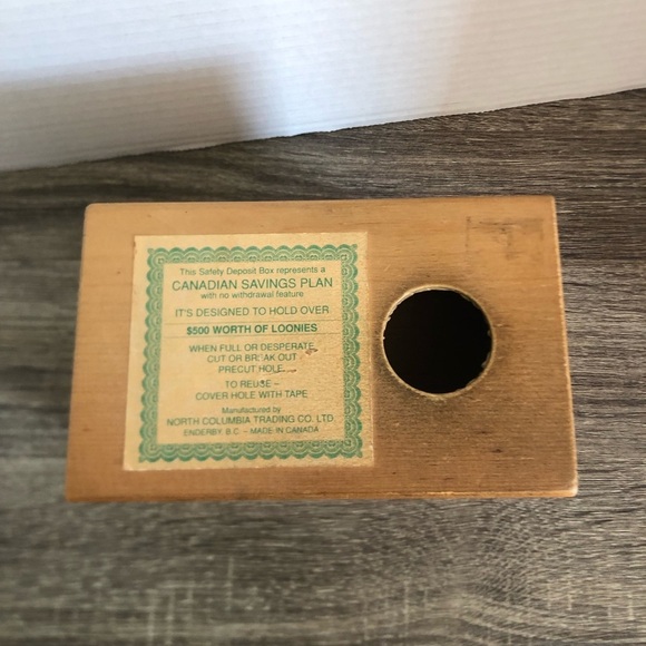 Vtg Wooden Canadian Loonie Coin Bank - Picture 11 of 14